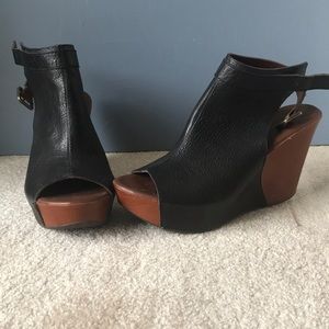 Black wedges